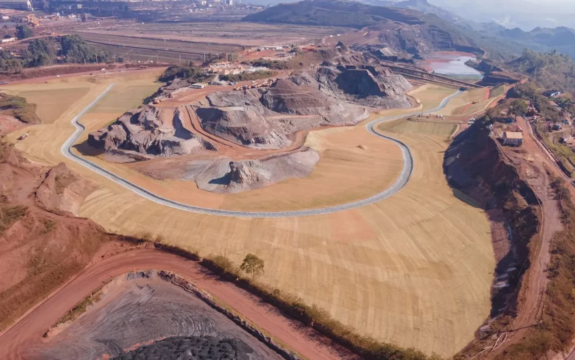 barragens, de mineração, estruturas, a montante;