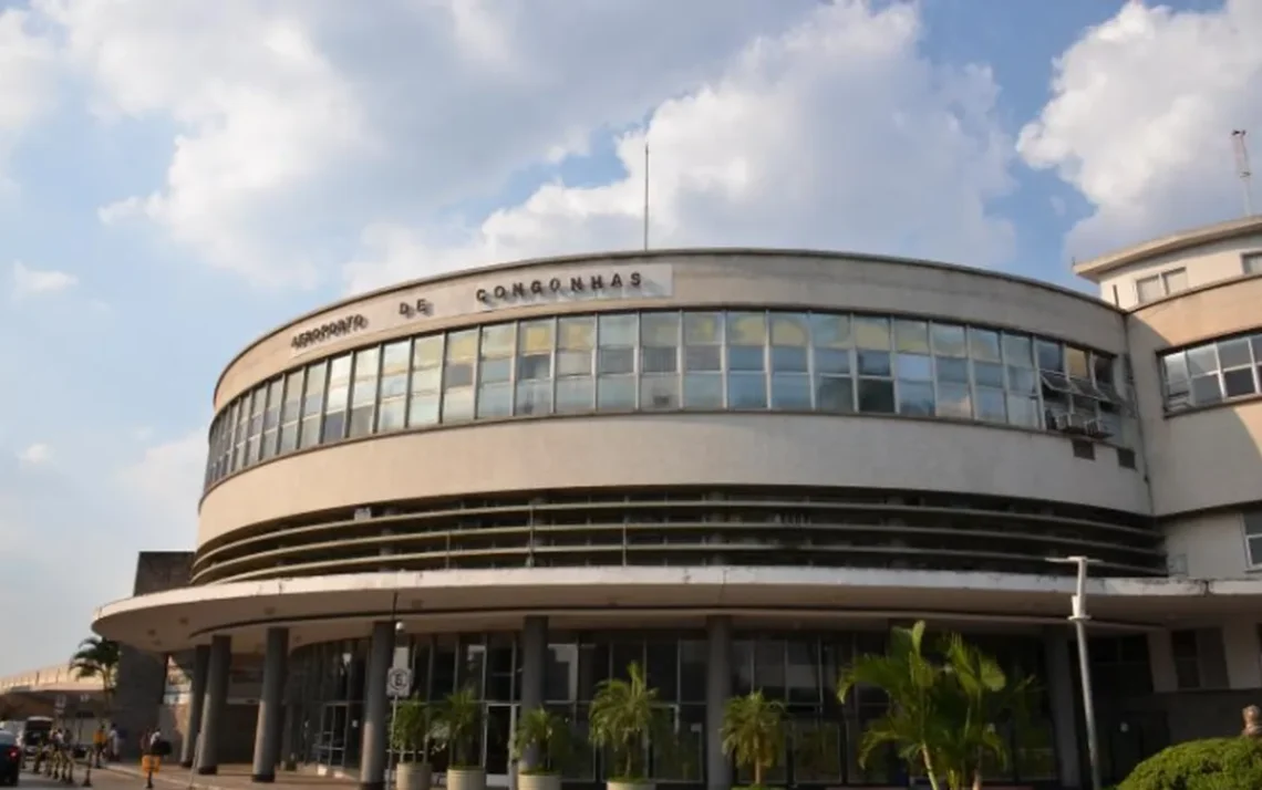 terminais, aeroportuários;