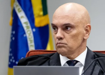 ministro, magistrado;