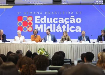 educação, política, comunicação, ambiente, digital