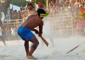 Rõkrã, sobre grama, esporte, tradicional