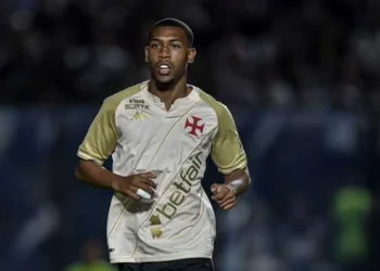 Aos 15 min do 1º tempo - Rayan é derrubado na área e o árbitro marca pênalti para o Vasco João Almirante elogia Rafael Paiva por fim de ano tranquilo do Vasco - Todos os direitos: © GE - Globo Esportes