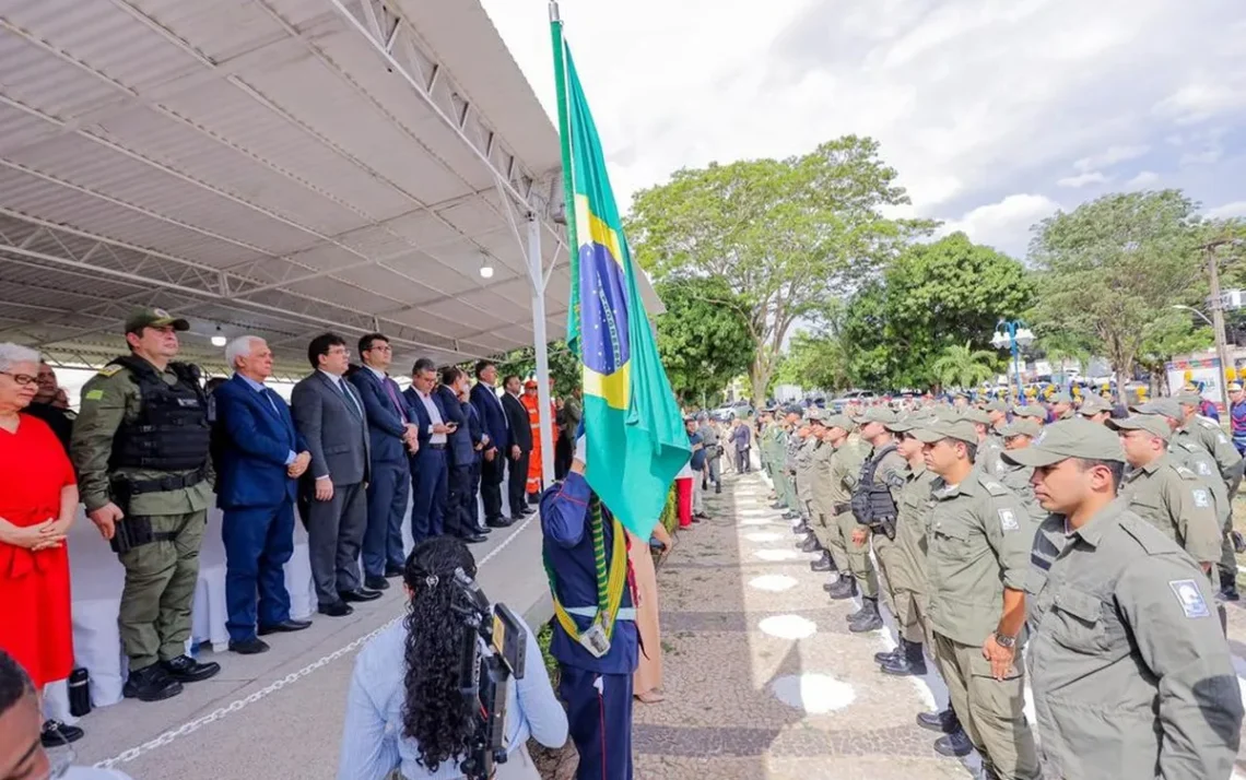 bandeira, polícia, militar, governador, dia';