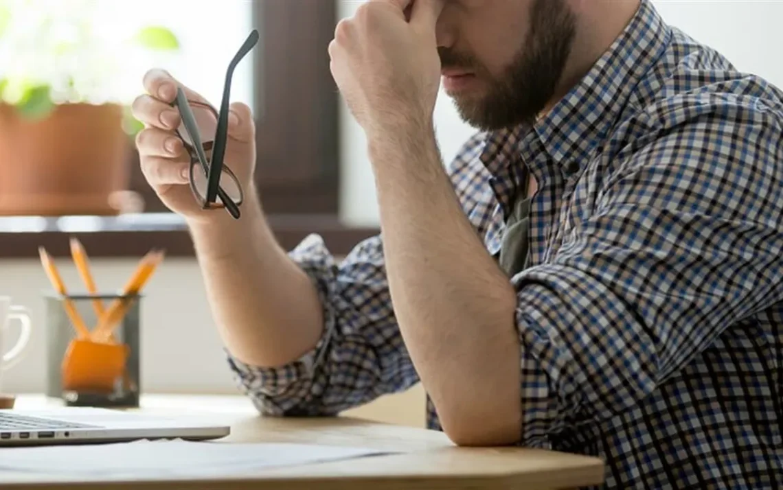 trabalhador, empregado, funcionário;