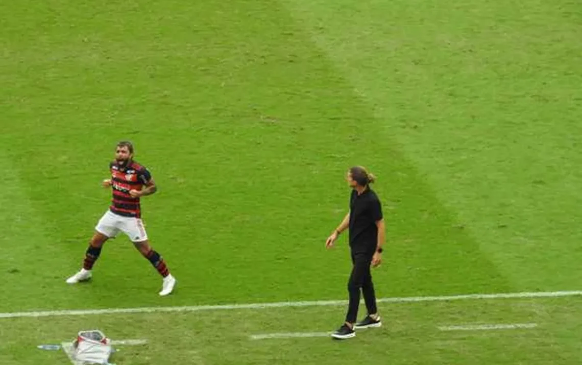 erros, ação, bola, time;