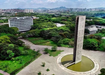 instituições de ensino superior, escolas superiores;