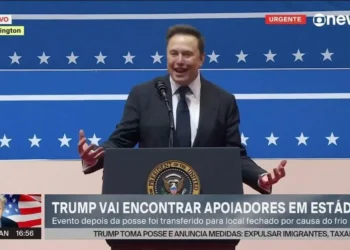 Elon Musk faz discurso efusivo em arena onde estão apoiadores de Trump em Washington - Todos os direitos: © G1 - Tecnologia