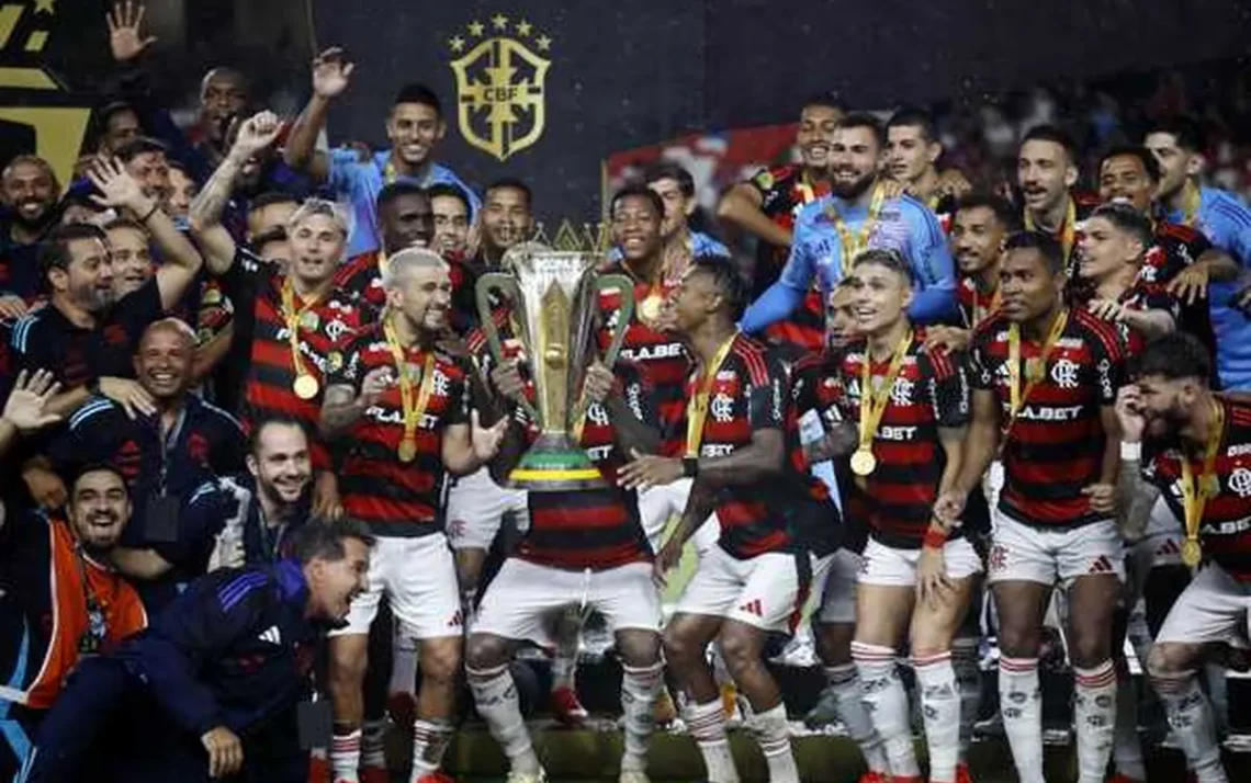 Flamengo, time do ano, credenciais, continuidade, elenco;